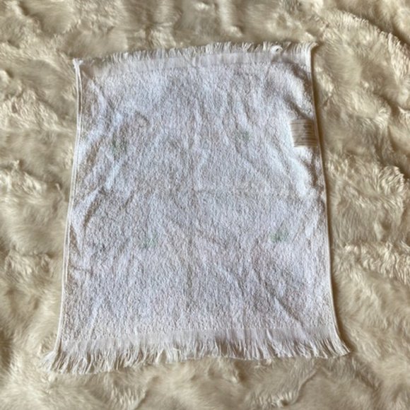 2/$30 Christmas Towels, Pot Holder and Santa Oven Mitt - Picture 10 of 16